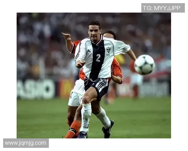 足球明星菠萝坎普的传奇人生与绿茵场上的辉煌成就揭秘