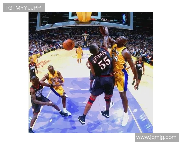 篮球明星巨人如何在赛场上创造传奇与辉煌的篮球人生与成就